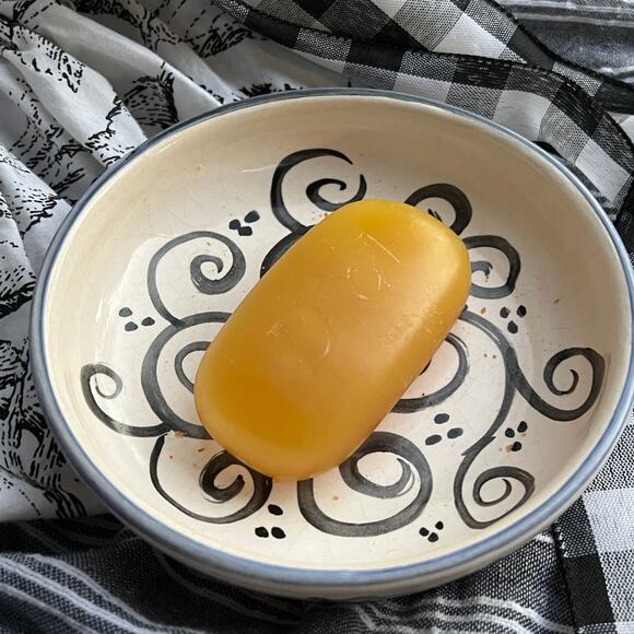 Black and White Pottery Bowl with a Swirl Pattern - Picture 3 of 4